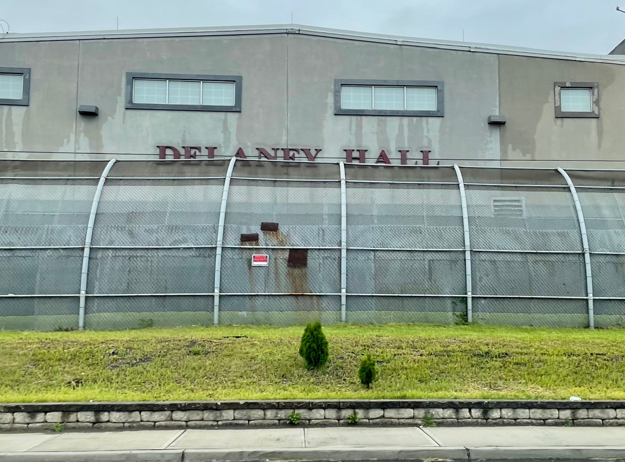 Américanisme et mort sociale : une carte postale